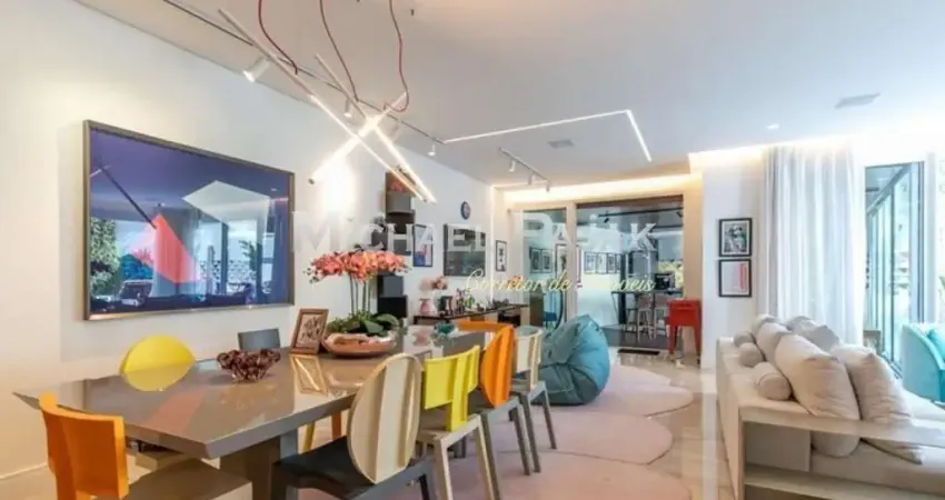 Linda casa em condomínio fechado no Alto da Boa Vista com 04 suítes, 05 vagas, 400m². Rua Job Lane