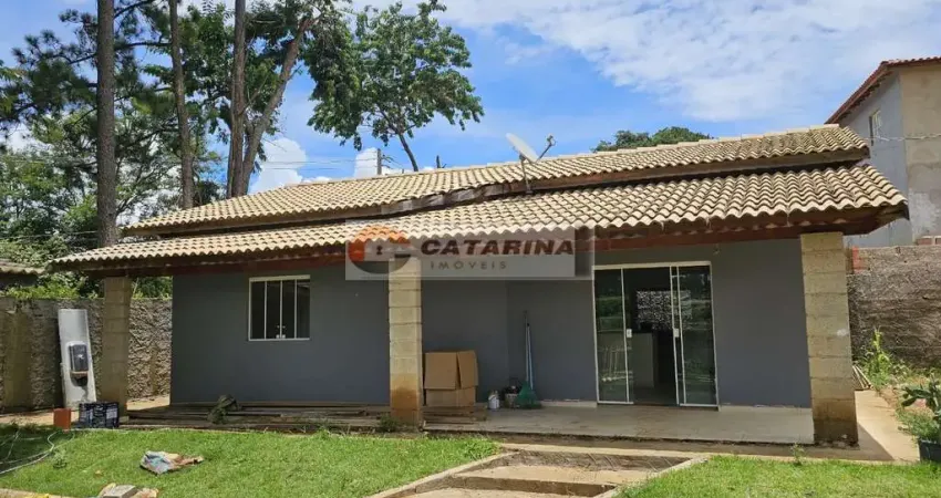 Chácara em construção em condomínio fechado!