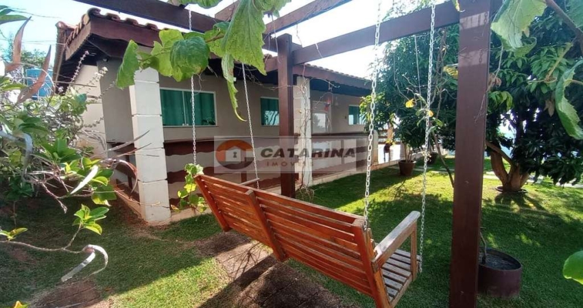 Belíssima chácara dentro de condomínio com linda vista