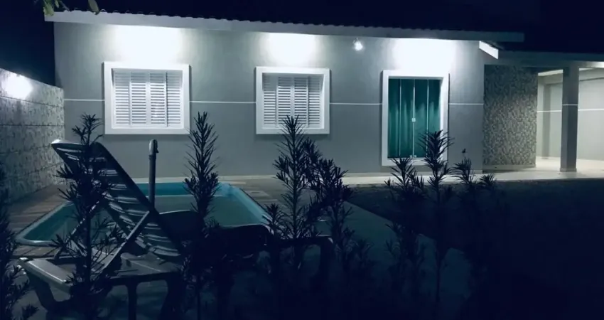 Casa com 3 quartos para alugar na Rua João Leopoldo Santana, 708, Brejatuba, Guaratuba