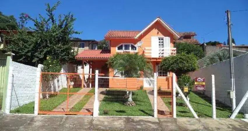 Sobrado próximo ao lago tarumã, 2 dormitorios com amplo pátio