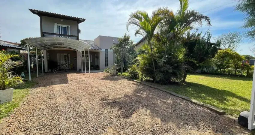 Casa em condomínio com 4 dormitórios, semi mobiliada, com placa solar, estuda parte do pagamento em apto na zn poa!!