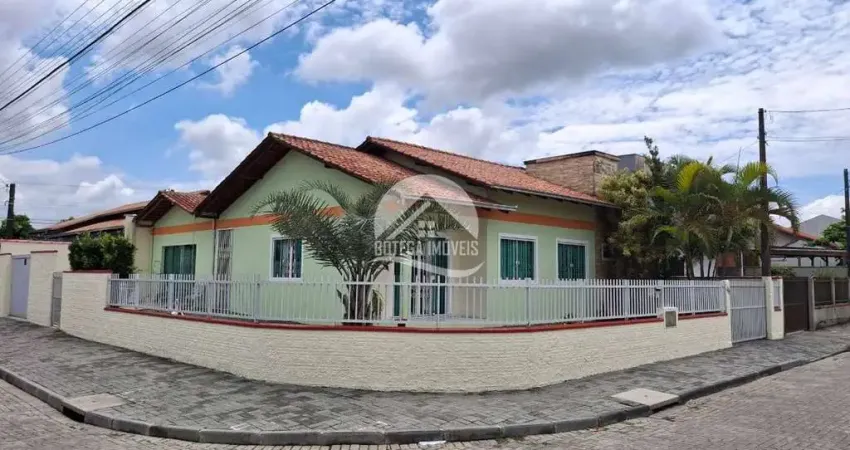 Casa com 3 quartos à venda na Rua Canoas, Jardim Iririú, Joinville