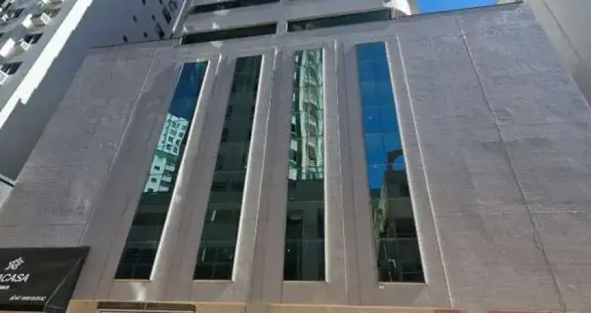 Imperdível: Cobertura Duplex de Luxo com 4 Quartos sendo 4 Suítes no Centro de Balneário Camboriú - SC