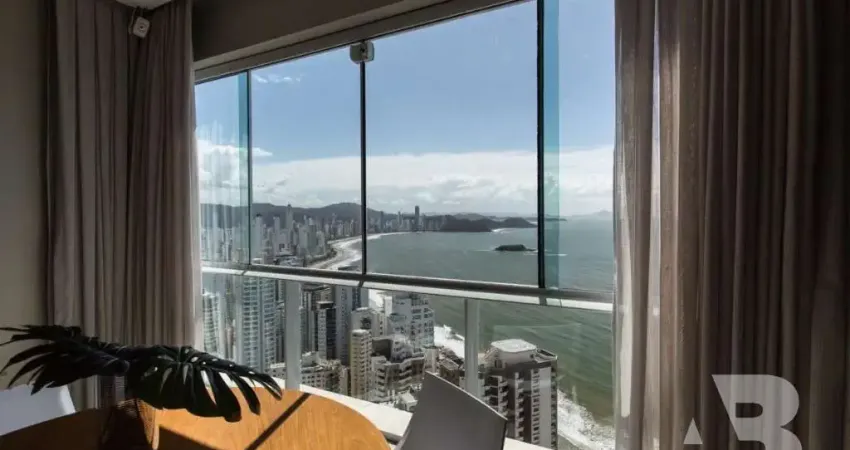 Apartamento de Luxo no Centro de Balneário Camboriú-SC: 4 Quartos, 2 Suítes, 5 Vagas de Garagem, 154 m² - Villa Serena