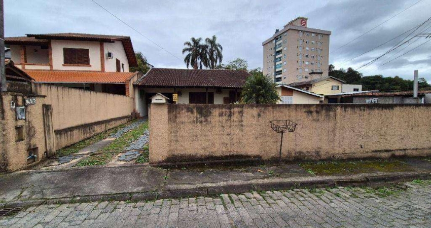Casa com 4 dormitórios à venda, 250 m² por R$ 900.000,00 - Escola Agrícola - Blumenau/SC