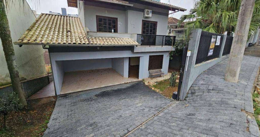 Casa com 3 dormitórios à venda, 200 m² por R$ 900.000,00 - Escola Agrícola - Blumenau/SC
