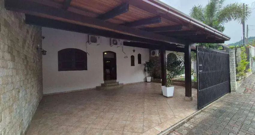 Casa com 3 dormitórios à venda, 290 m² por r$ 1.100.000,00 - velha - blumenau/sc
