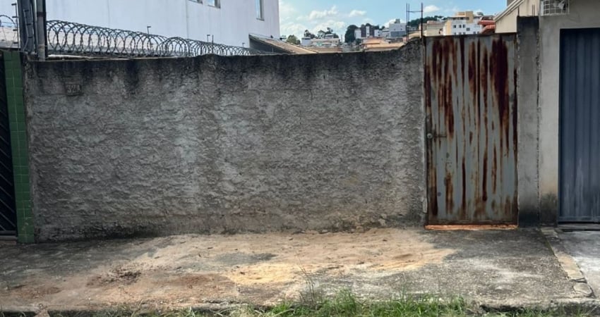 Meio Lote bairro Xangri-lá 180m² (6x30)