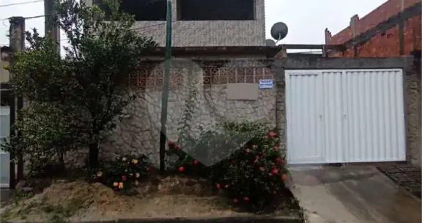 Condomínio com 3 quartos à venda em Santíssimo - RJ
