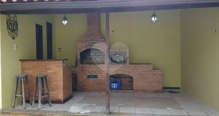 Casa térrea com 3 quartos à venda em Santíssimo - RJ