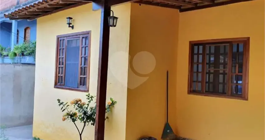 Casa com 2 quartos para alugar na Rua Evaristo Vasques Lopes, 20, Campo Grande, Rio de Janeiro