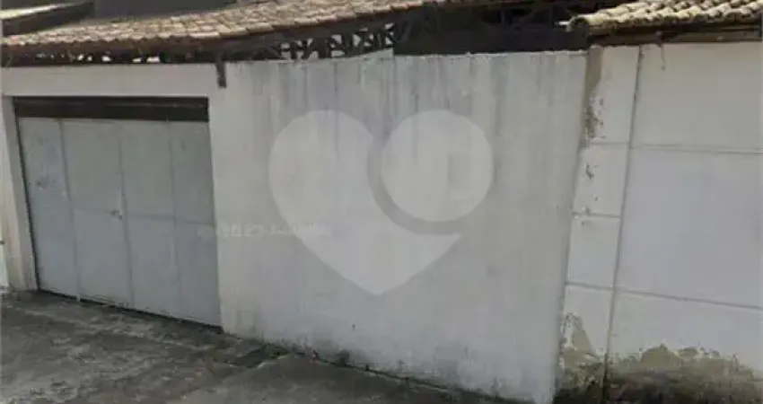 Casa com 2 quartos à venda na B, Santa Cruz, Rio de Janeiro