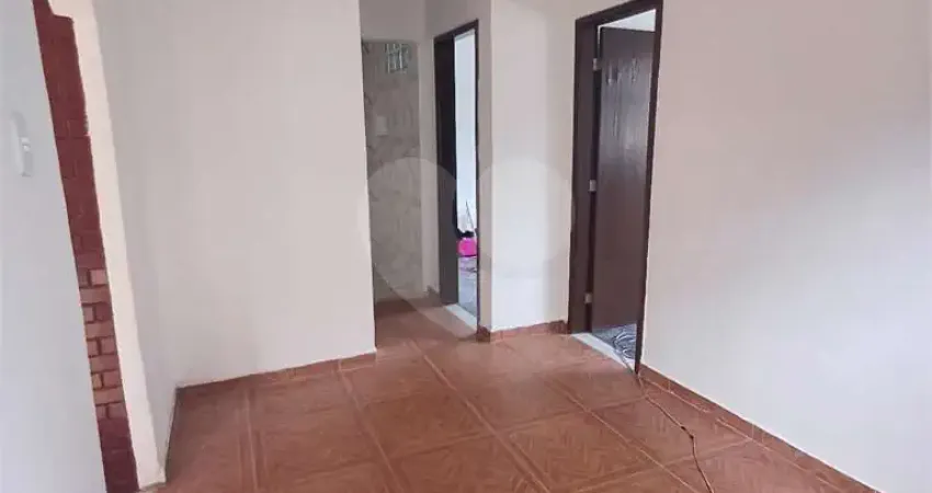 Casa com 2 quartos para alugar na Oiticica, Campo Grande, Rio de Janeiro