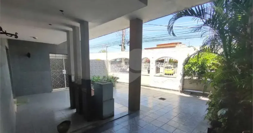 Casa com 3 quartos à venda na Areia Branca, Santa Cruz, Rio de Janeiro