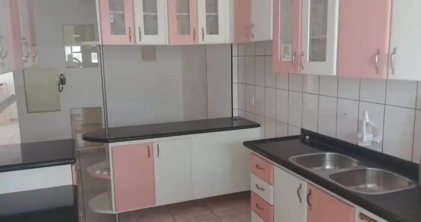 Apartamento três dormitórios uma suíte duas vagas vila tupi praia grande sp