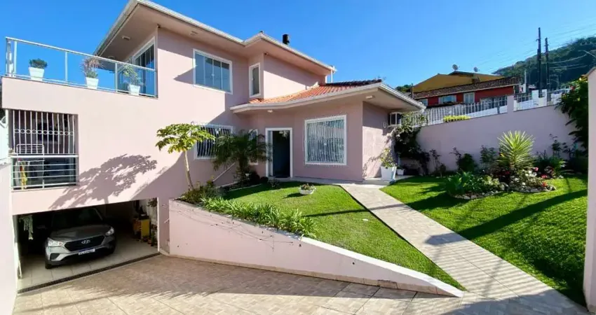 Casa com 3 quartos à venda na Rua Elias Merise, 567, Roçado, São José