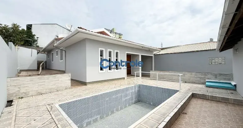 Casa com 3 quartos à venda na Rua Maria Júlia da Luz, 1641, Jardim Cidade de Florianópolis, São José