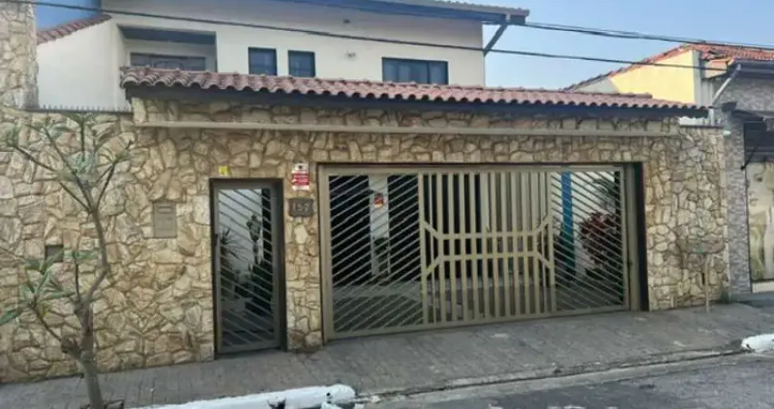 SOBRADO DE ALTO PADRÃO A VENDA NA VILA FORMOSA A 1,5 KM DO SHOP. ANÁLIA FRANCO, 05 DORMITÓRIOS, 02 SUÍTES, 04 VAGAS, C/ PISCINA !