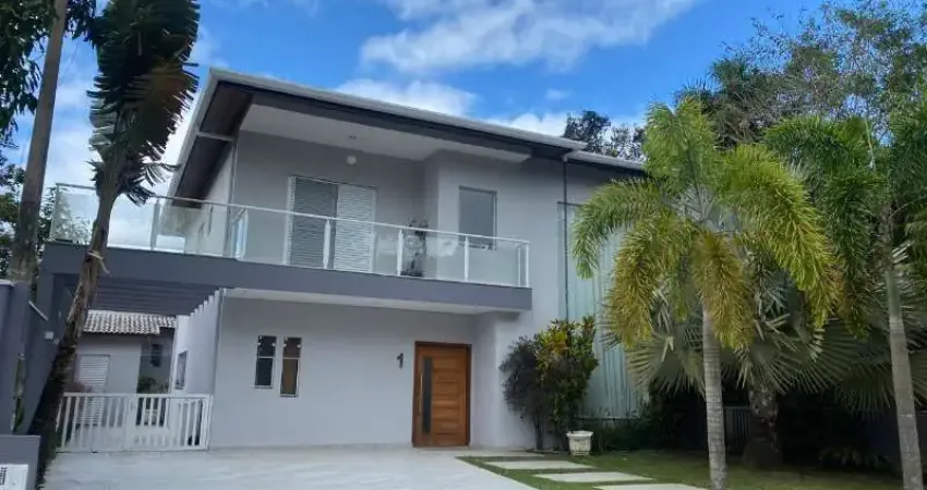 CASA A VENDA EM SÃO SEBASTIÃO, MOBILIADA, DECORADA, PISCINA, AMPLO ESPAÇO GOURMET, 06 VAGAS ! ! !