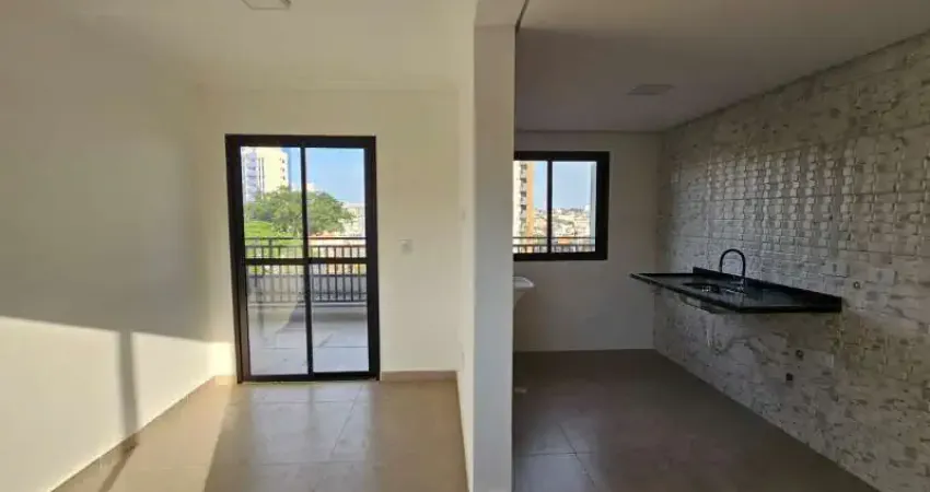 Apto novo, 02 dormitórios, de frente a praça, novo nunca habitado !!