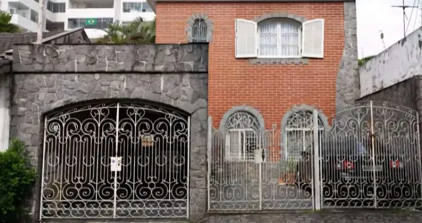 Sobrado no tatuapé, próximo ao mambo super mercado, 03 suítes, churrasqueira, 04 vagas !!