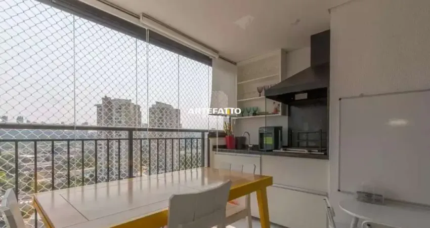 Apto com 2 dormitórios (1suite), 2 vagas, repleto de armários e Ar condicionado