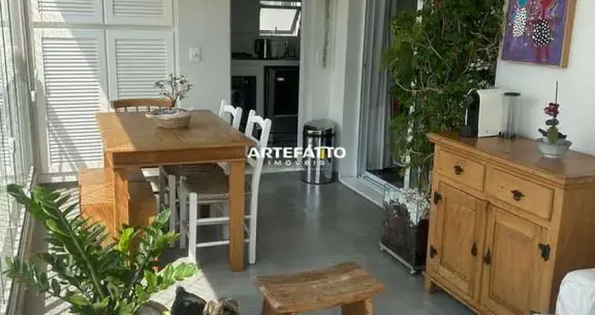 Apto 2 Dorm., sendo 2 suítes, Lavabo, 4 banheiros 2 vagas excelentes demarcadas,