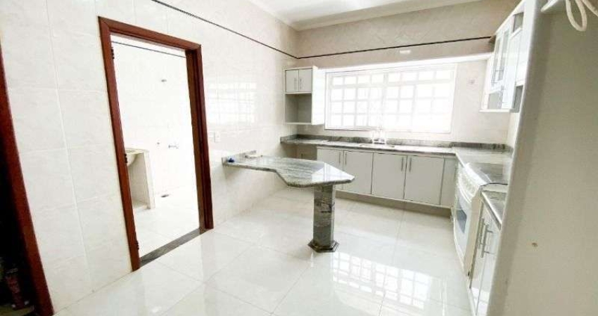 Casa com 4 dormitórios de 260m² no bairro São José em Franca/SP