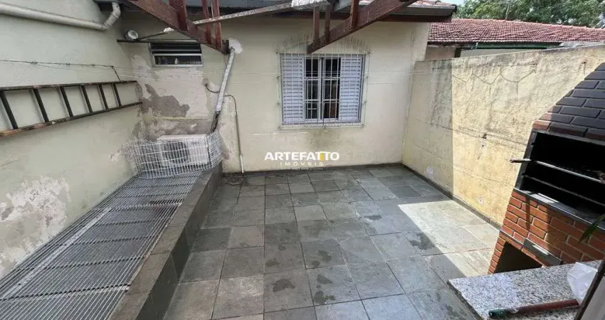 Excelente casa com ponto comercial a pouco metros do metrô