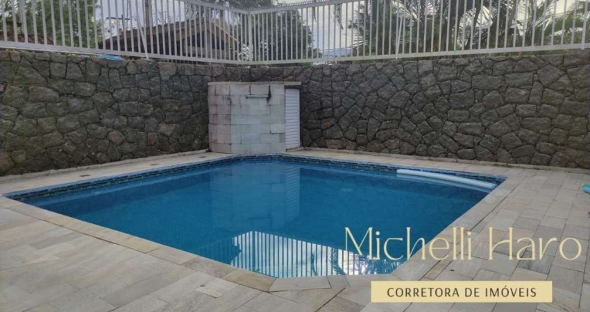 Casa encantadora com piscina em rua tranquila no Parque Viva Mar, em Ubatuba