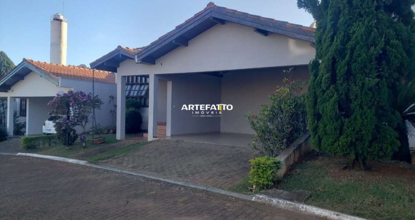 Casa em Condomínio Fechado com 3 suítes em Franca/SP