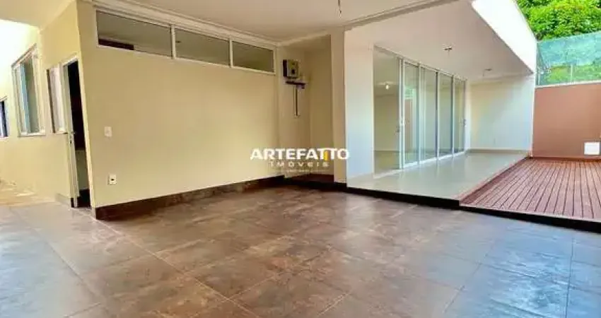 Casa sustentável com 3 dormitórios no bairro parque do castelo