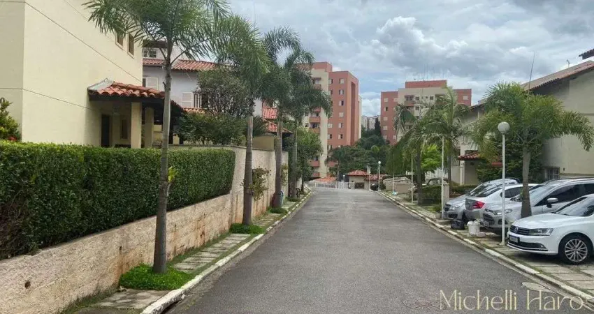 Casa em condomínio com 3 quartos, 3 vagas, aceita financiamento.