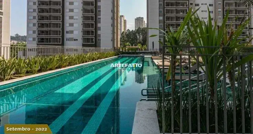 Com 2 dormitórios(suite), 2 vagas fixas, 1 depósito na garagem ao lado do metrô