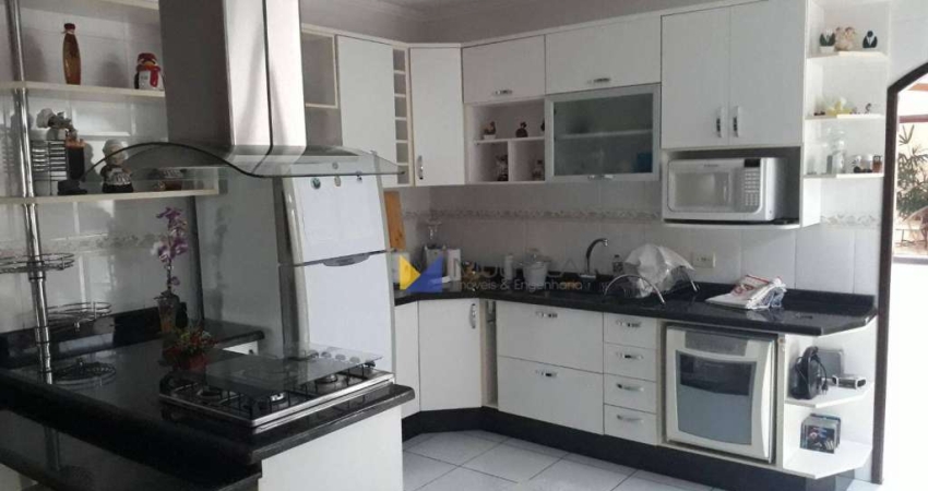Sobrado à venda no Jardim Vila Galvão, 226m², 3 dormitórios, sendo 1 suíte, R$680.000,00