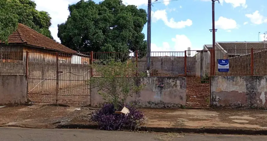 Terreno à venda na Rua Padre Domingos Rodevatti, Castelo, Londrina