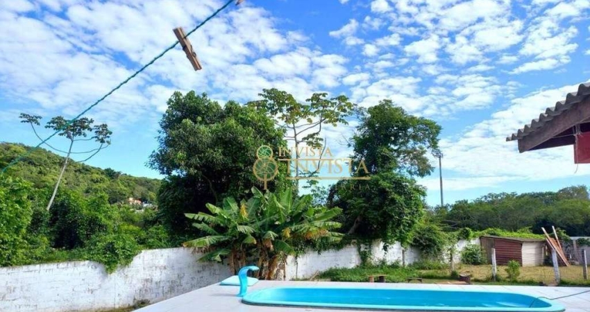 Á venda! Amplo terreno, 4 quartos e piscina privativa na Cachoeira do Bom Jesus.