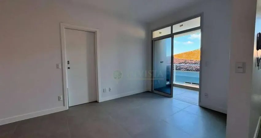 À venda | 44 m², sacada com churrasqueira e 1 vaga de garagem - Praia dos Açores, em Florianópolis.