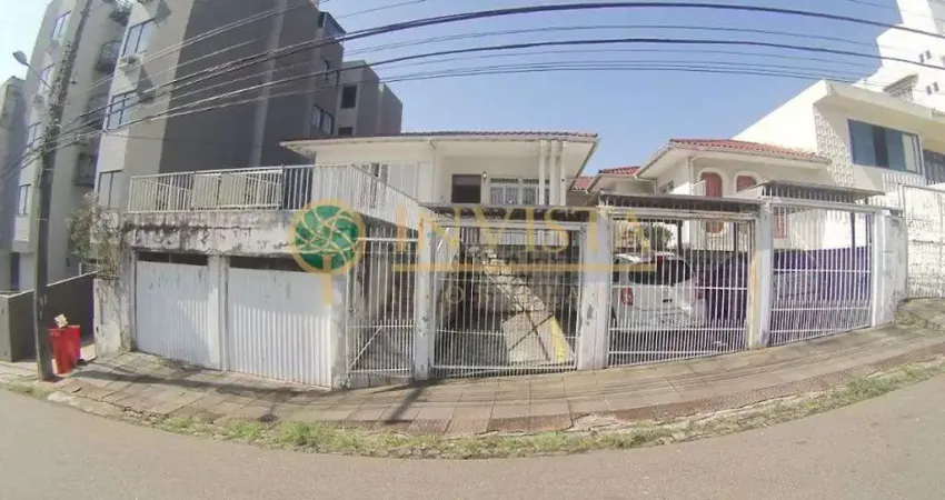 Viabilidade comercial, com 5 quartos, edícula e 4 vagas na Coloninha