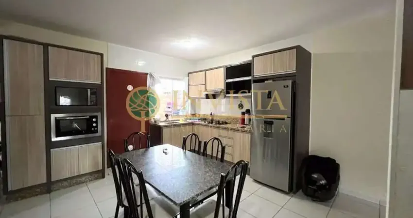 À venda | Casa com 2 quartos no bairro Forquilhas - São José/SC