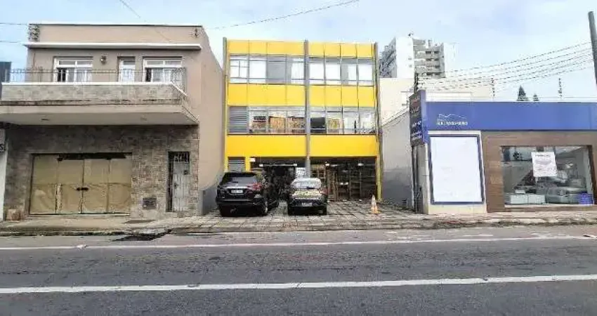 Locação | Prédio Comercial com 216 m² e 3 vagas de garagem - Estreito, em Florianópolis.