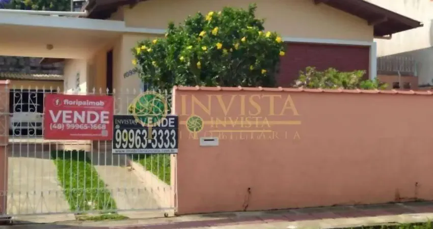 À venda | Casa com churrasqueira, edícula e 3 quartos - Jardim Atlântico, Florianópolis.