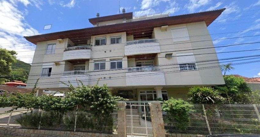 Sacada com churrasqueira, 3 quartos e 1 vaga - À venda na Lagoa da Conceição.