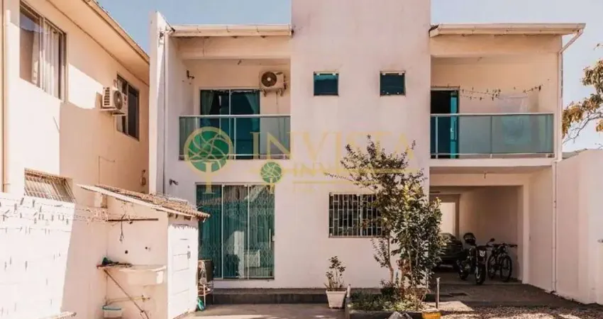 À venda | Casa com 218m², 3 quartos e 2 vagas de garagem - Agronômica, Florianópolis.