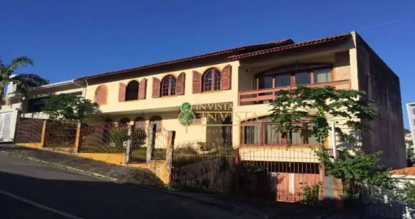 Próximo à academia academia smart fit, com 4 quartos e 2 vagas. á venda em coqueiros - florianópolis