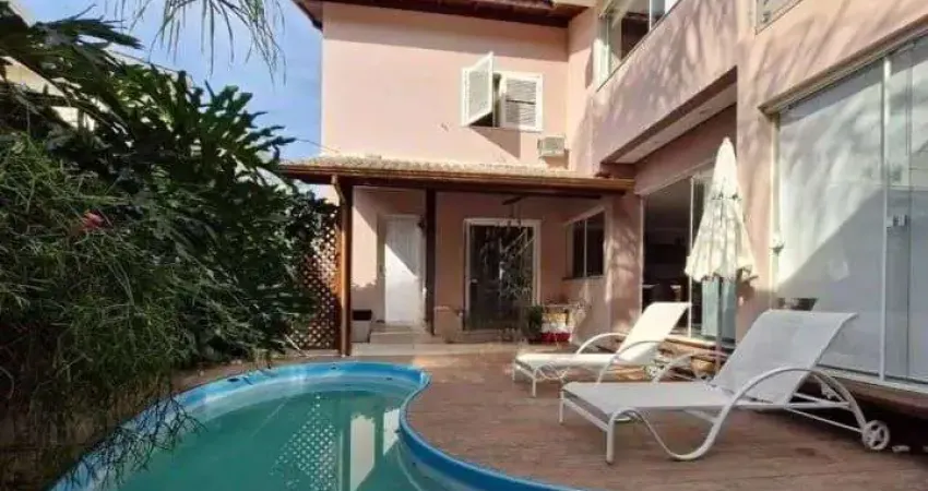 À venda no joão paulo! casa com 4 suítes, piscina e 3 vagas de garagem.