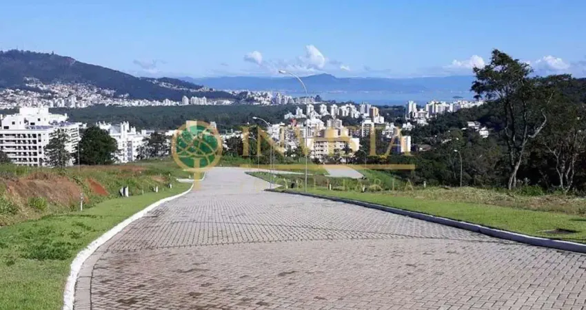 À venda | Terreno com 480m² em condomínio fechado no Itacorubi.