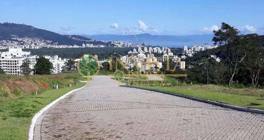 À venda | Terreno com 480m² em condomínio fechado no Itacorubi.