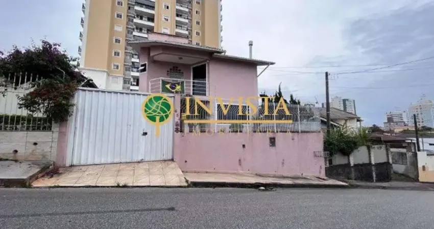 Casa com 3 quartos à venda na Rua Adão Schmidt, Barreiros, São José